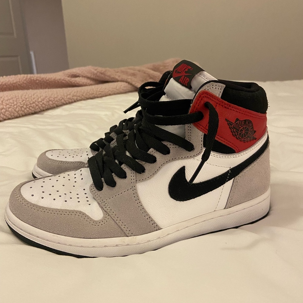 Nike Air Jordan 1 Retro High OG Shoes in Black/White/Gym Red - Picture 3 of 3